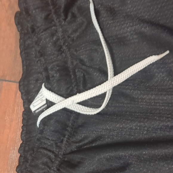 Youth Nike shorts XL - Picture 4 of 6